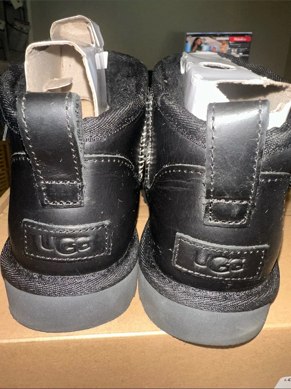 UGG Cardboard Shoe Box - Brown